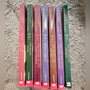 The Chronicles of Narnia 7-Book Paperback Set - Multi